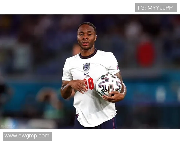 英格兰足球队名单公布：凯恩、斯特林领衔梅西获邀新晋国脚